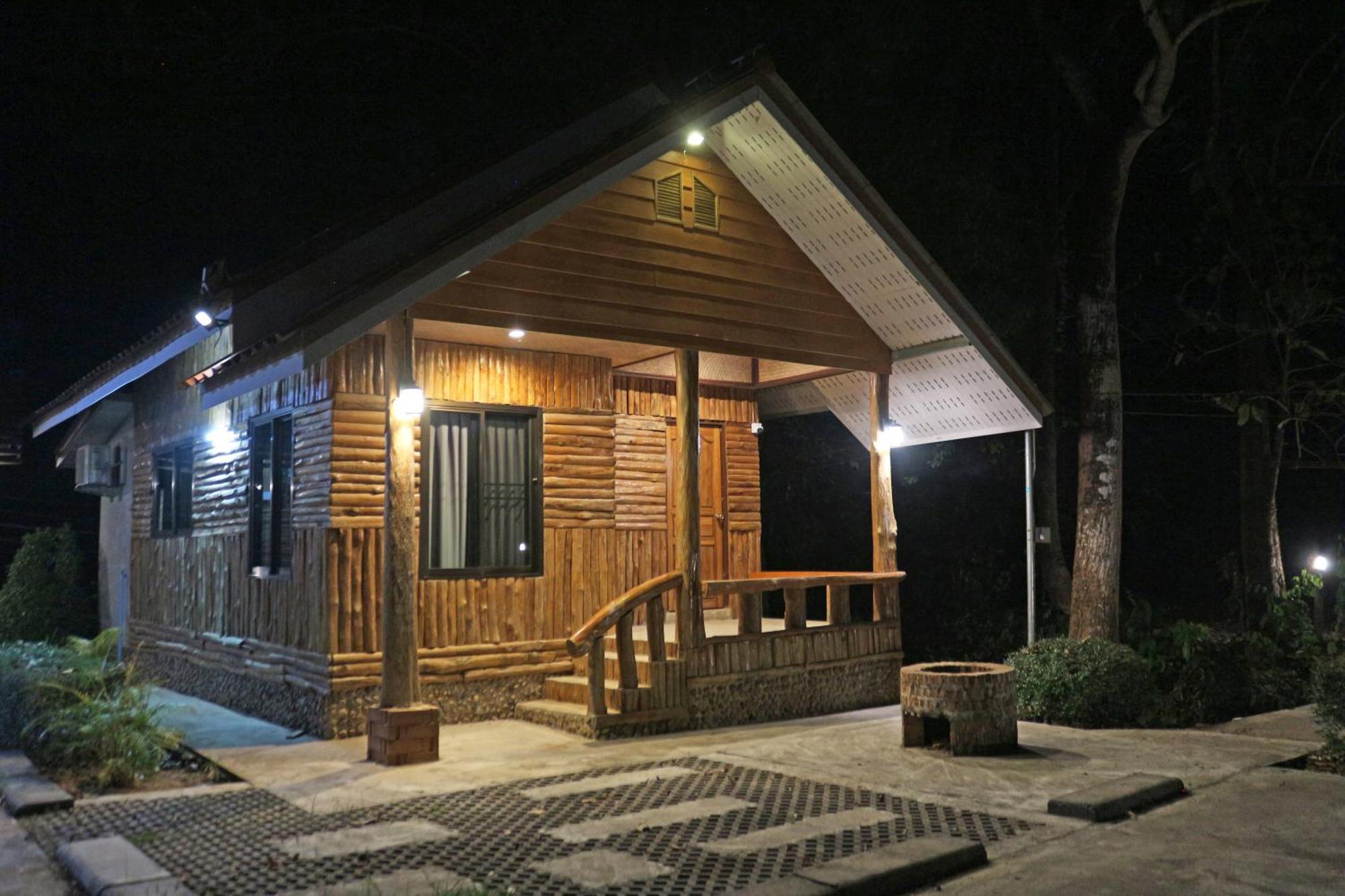 Baan Khue Wieng Resort Mae Sariang Exterior photo