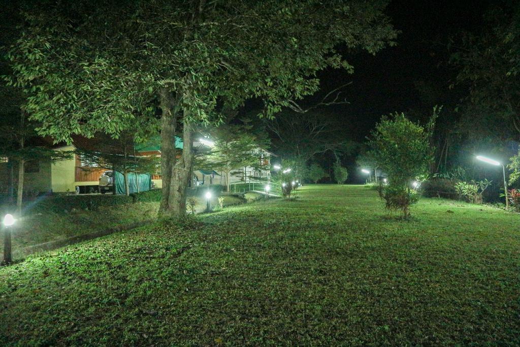 Baan Khue Wieng Resort Mae Sariang Exterior photo